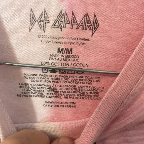Def Leppard Medium t shirt 100% cotton pink and white high ‘n’ dry rock band - Picture 3 of 6